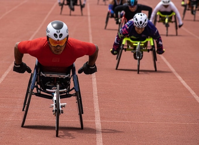 Paralympic athletes in a speed event